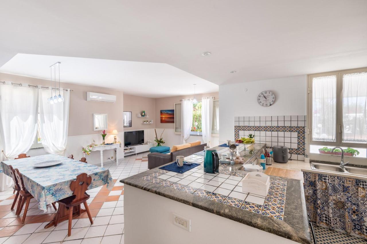 Appartamento In Villa Tulipano มาซารา เดล วัลโล ภายนอก รูปภาพ